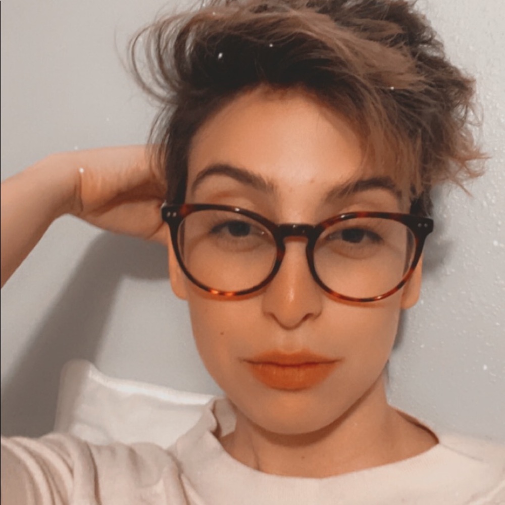 Meet your Posher, Lottie